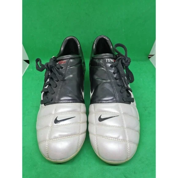 Nike Total 90 Air Zoom III Cleats Silver Black Size 10.5 Boots Soccer 308231-103